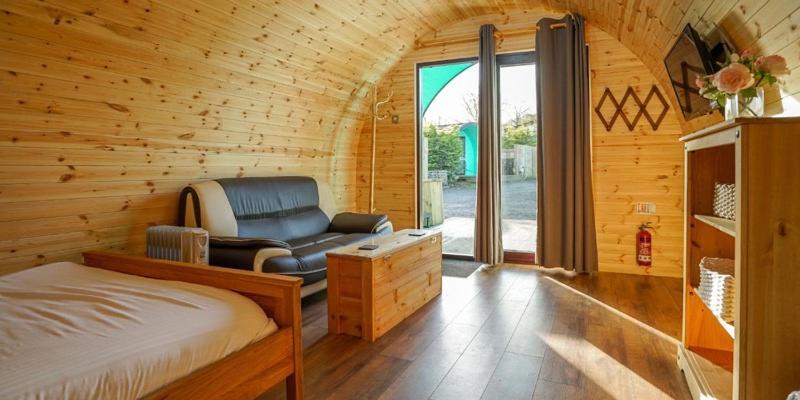 Original Glamping Pod With Hot Tub Hotell Frodsham Eksteriør bilde