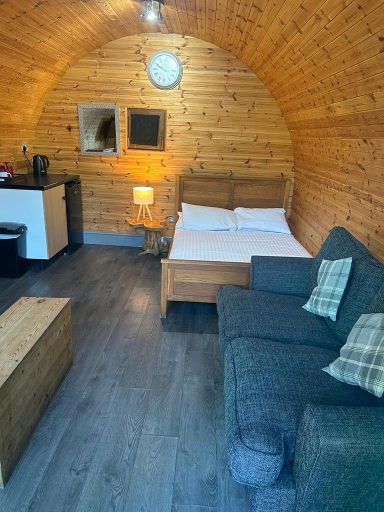 Original Glamping Pod With Hot Tub Hotell Frodsham Eksteriør bilde