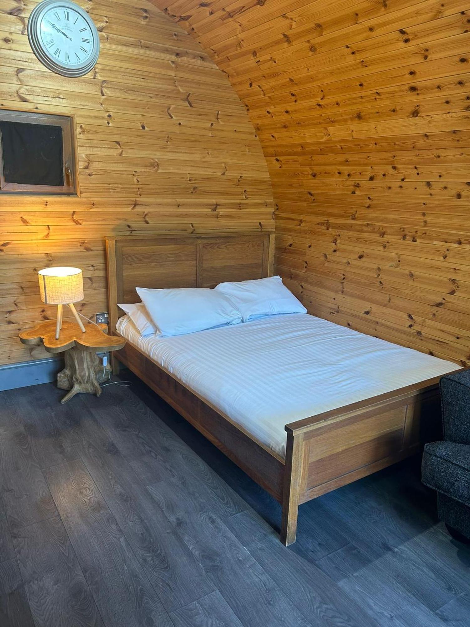 Original Glamping Pod With Hot Tub Hotell Frodsham Eksteriør bilde